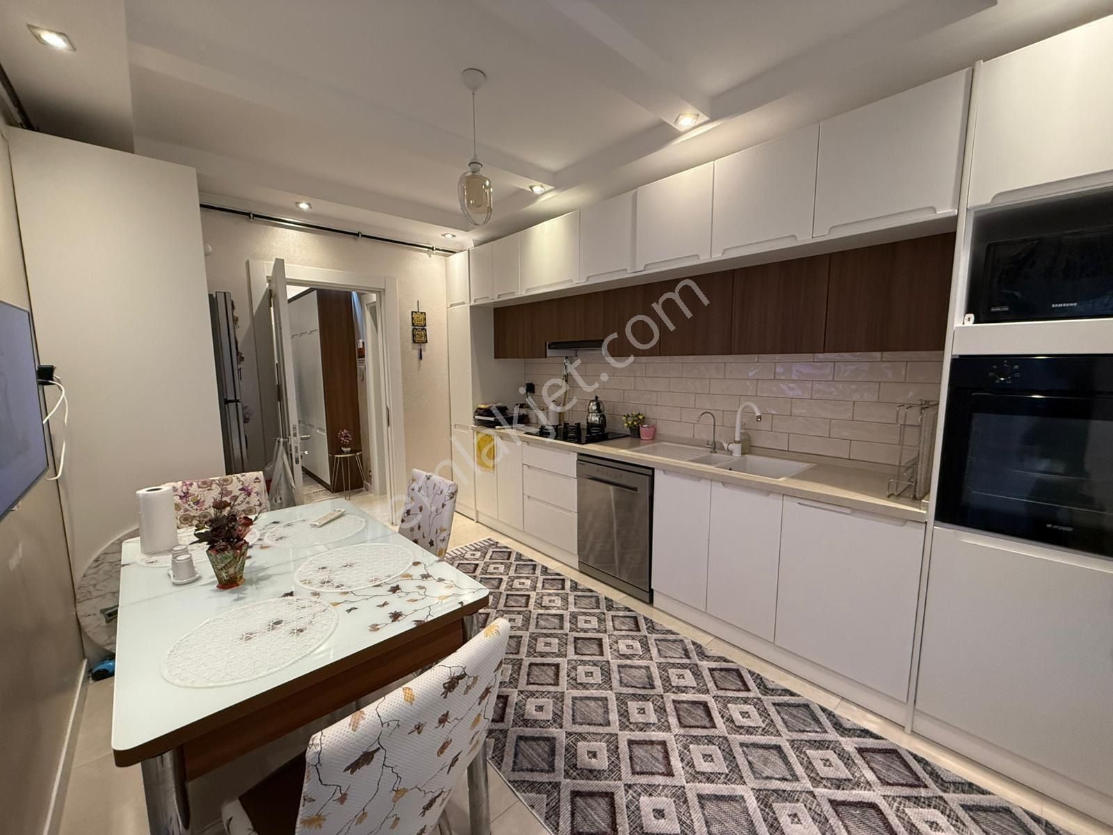 manisa-yunusemre-muradiye-mah-havuzlu-site-i-ci-3-1-150-m2-daire