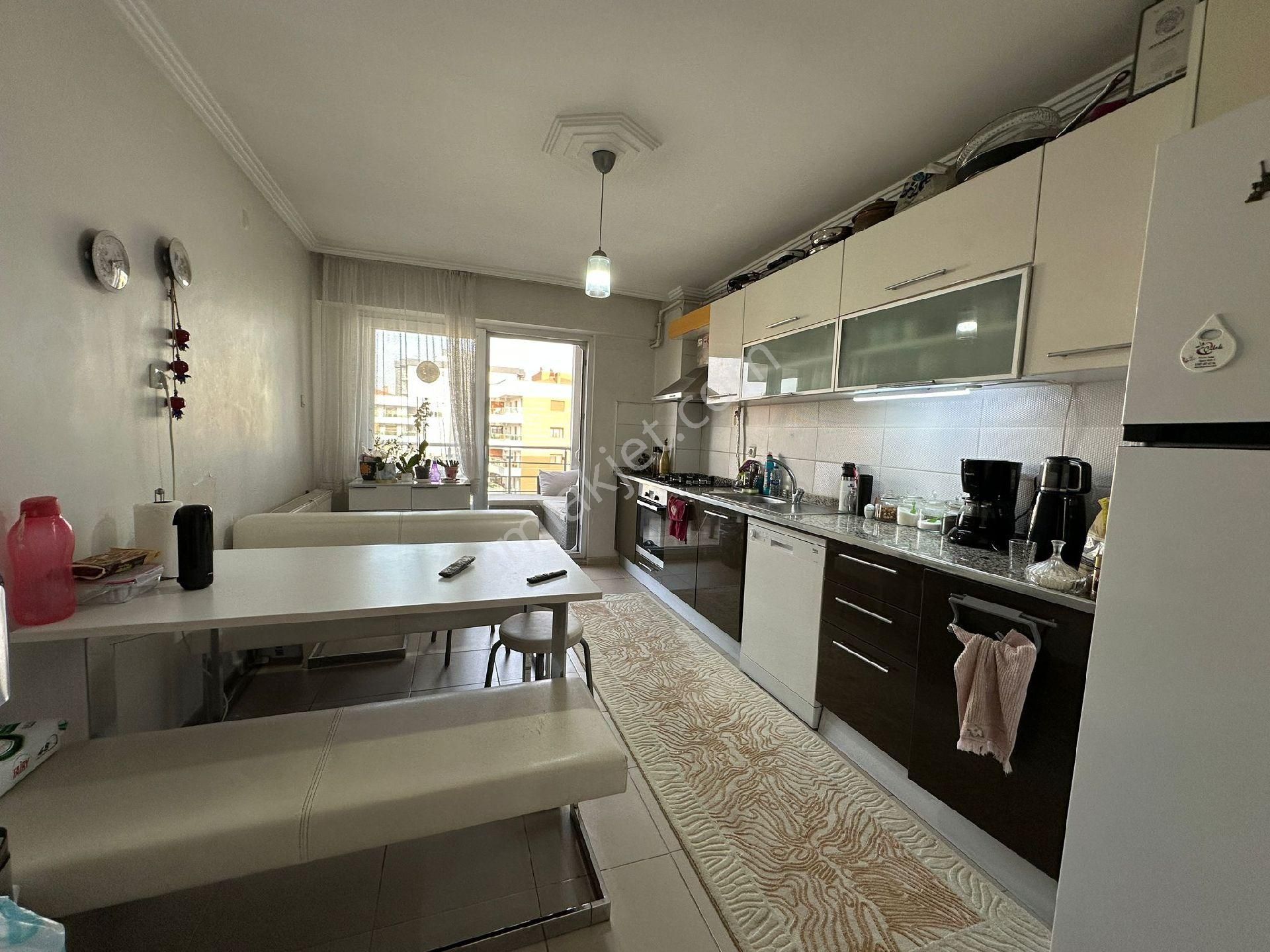 manisa-guzelyurt-mh-3-1-kapali-mutfak-esyali-havuzlu-site-i-ci-satilik-daire